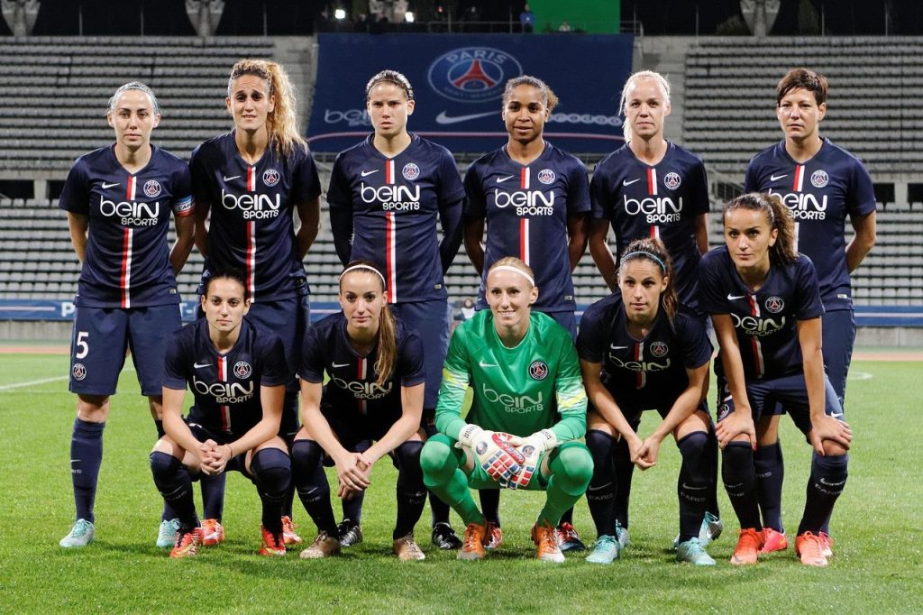 PSG-trainingspak in blauw en rood met clublogo, ideaal voor training en casual dragen
